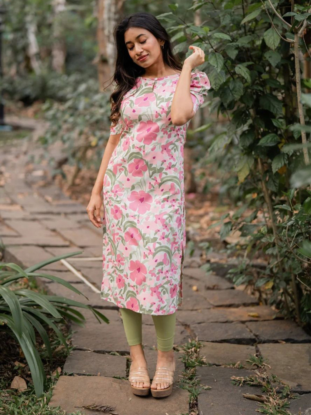 HAY Floral Screen Printed Puffed Sleeves Straight Kurta