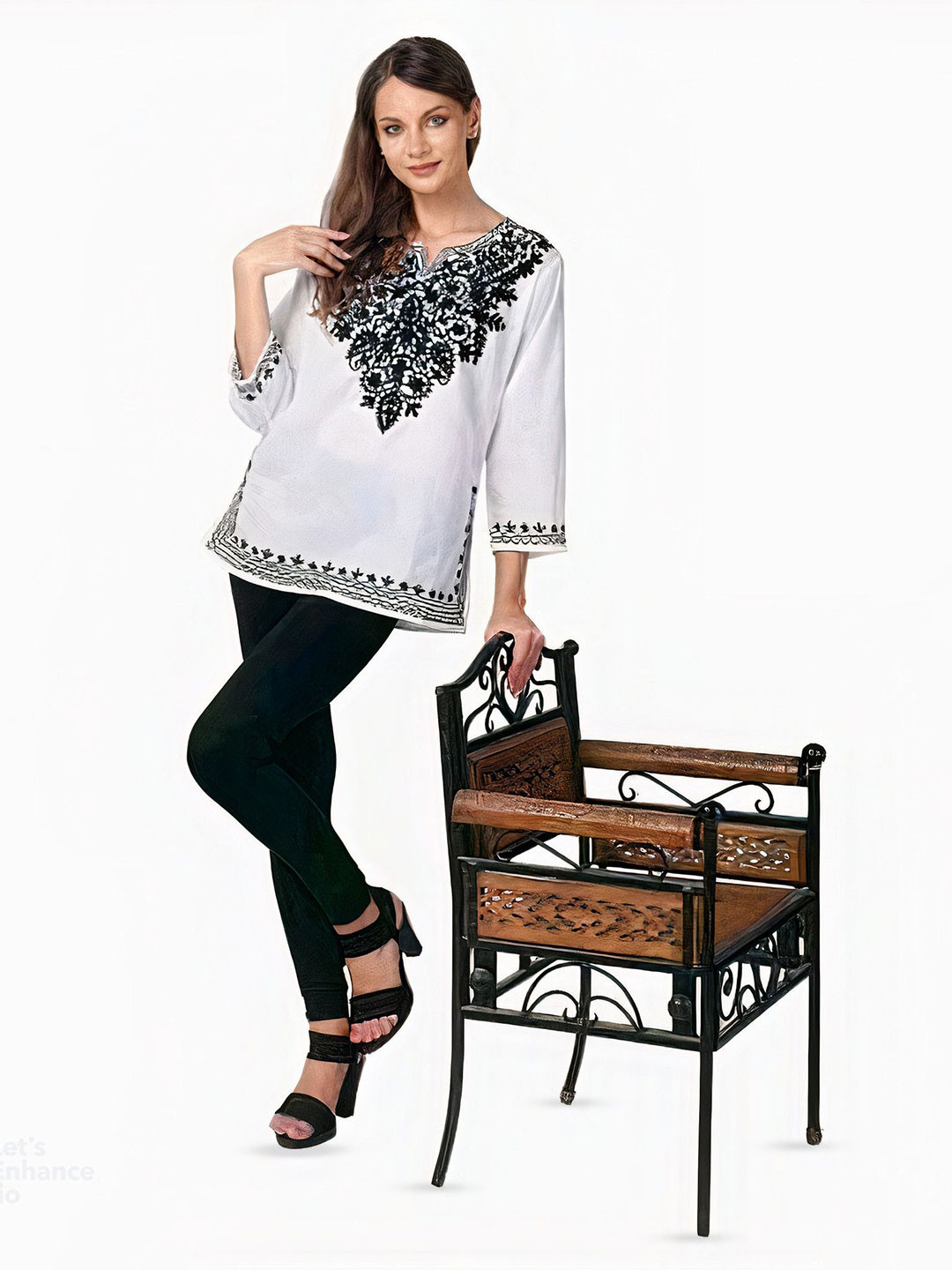 Naida Women Embroidered Chikankari Straight Kurti