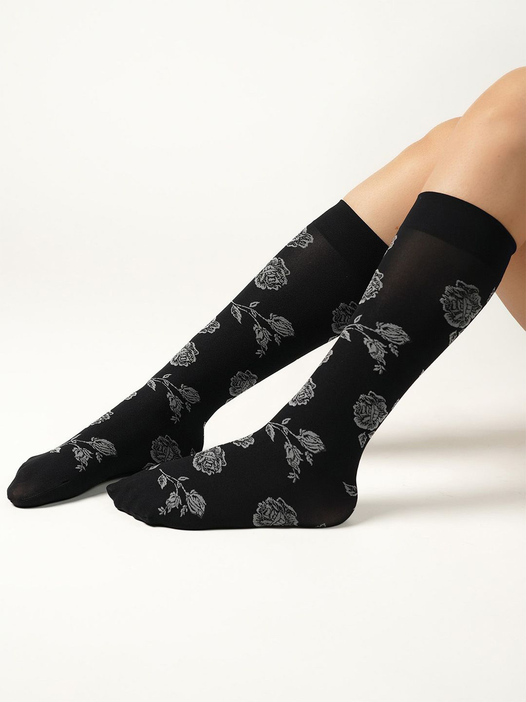 Theater Women Radiant Stars Patterned Cotton Calf-Length Socks