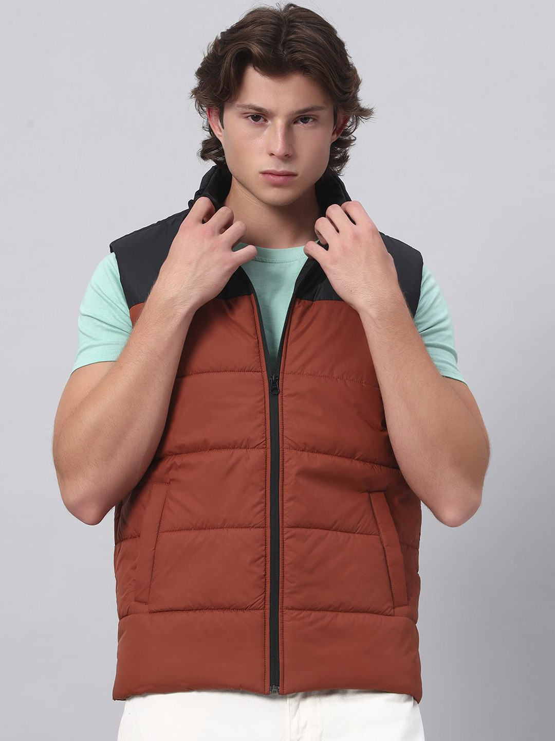 AR-FIT Mock Collar Sleeveless Lightweight Rapid-Dry Bomber Jacket