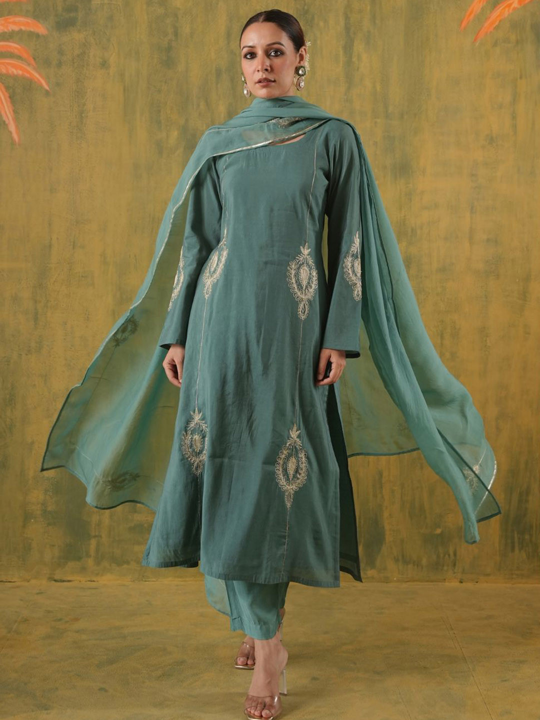 OneWe Women Rani Zoya Green Ethnic Motifs Embroidered Aari Work Silk Kurta Set with Duptta