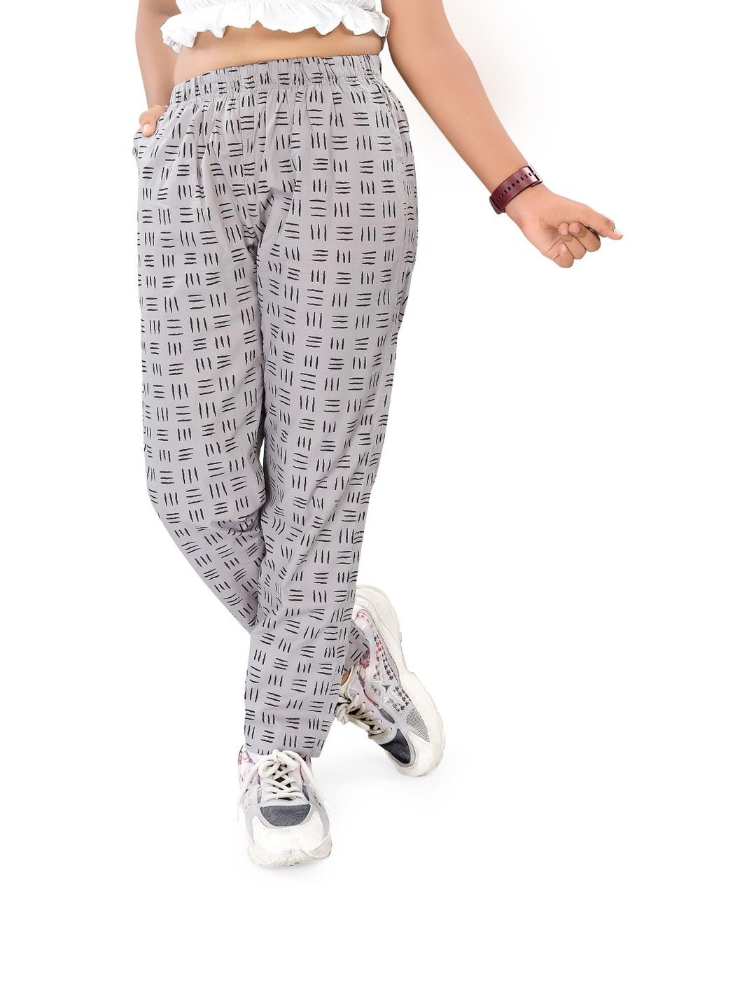 UNOseven Girls Printed Track Pants