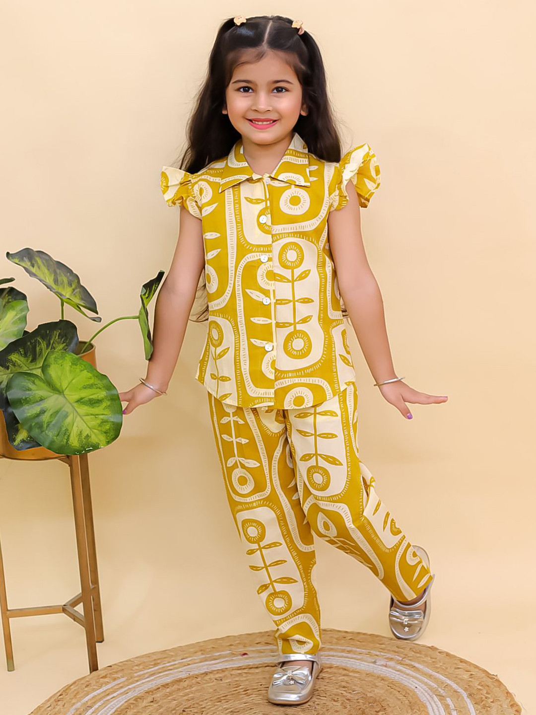 Aj DEZInES Girls Mustard Floral Printed Pure Cotton Top With Trousers Sleeveless Clothing Set
