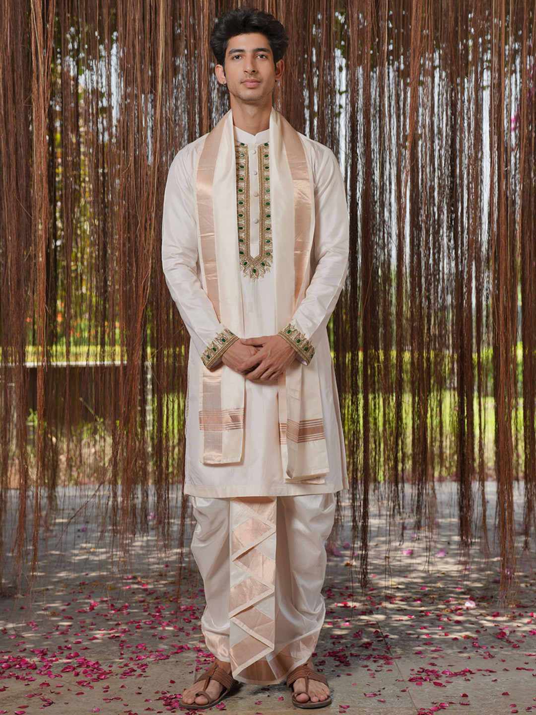 HILO DESIGN Men Ethnic Motifs Embroidered Pure Silk Kurta with Dhoti Pants & With Dupatta