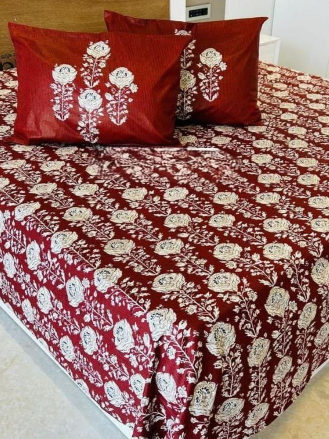 Bedbathandbliss Red 300 TC Bedsheet with 2 Pillow Covers