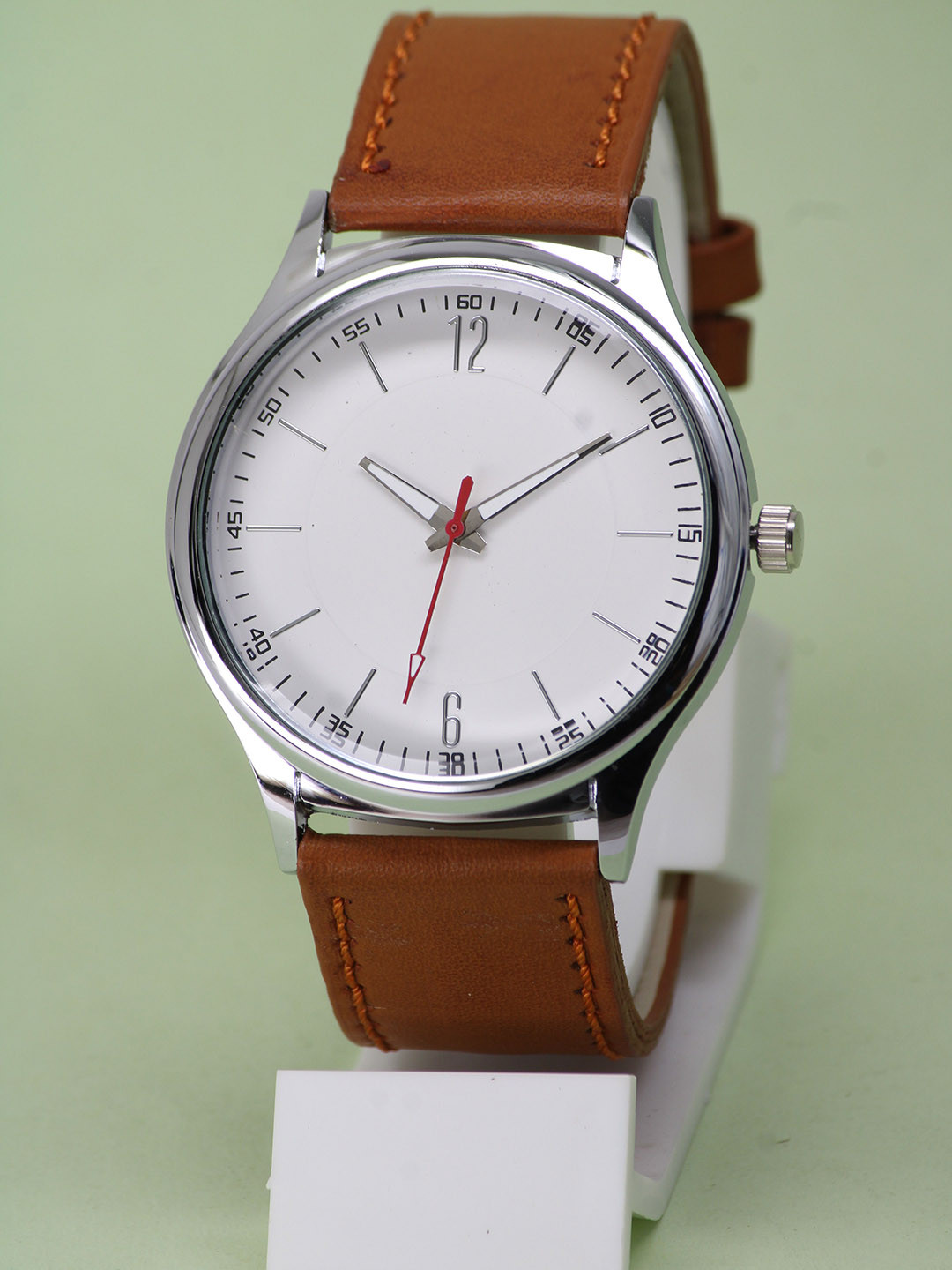 VIRAKTI Women Brass Dial & Leather Bracelet Style Straps Analogue Watch