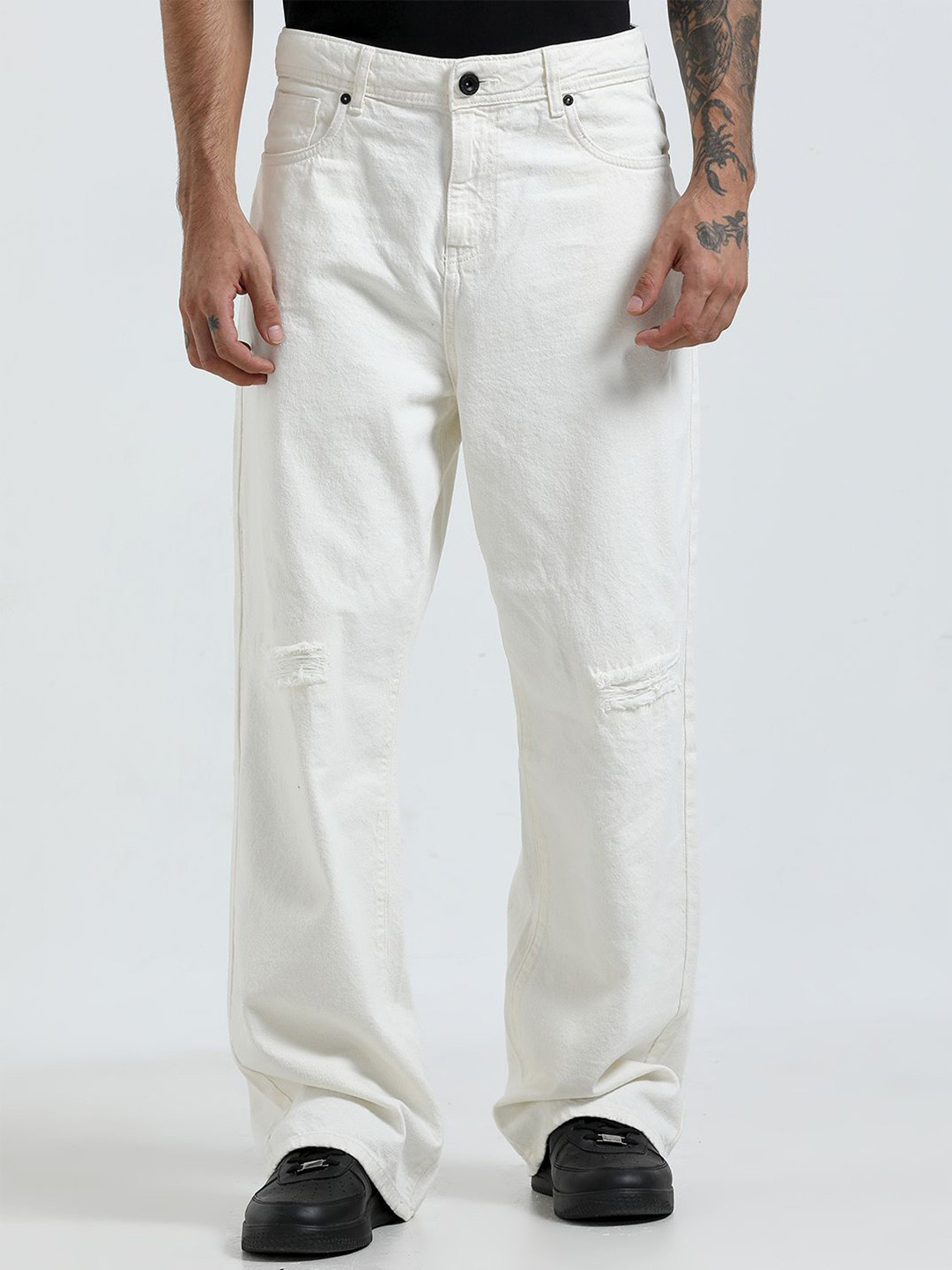 Espanshe Mara  Men Mid-Rise  Loose Fit  Slash Knee Wide Leg Jeans