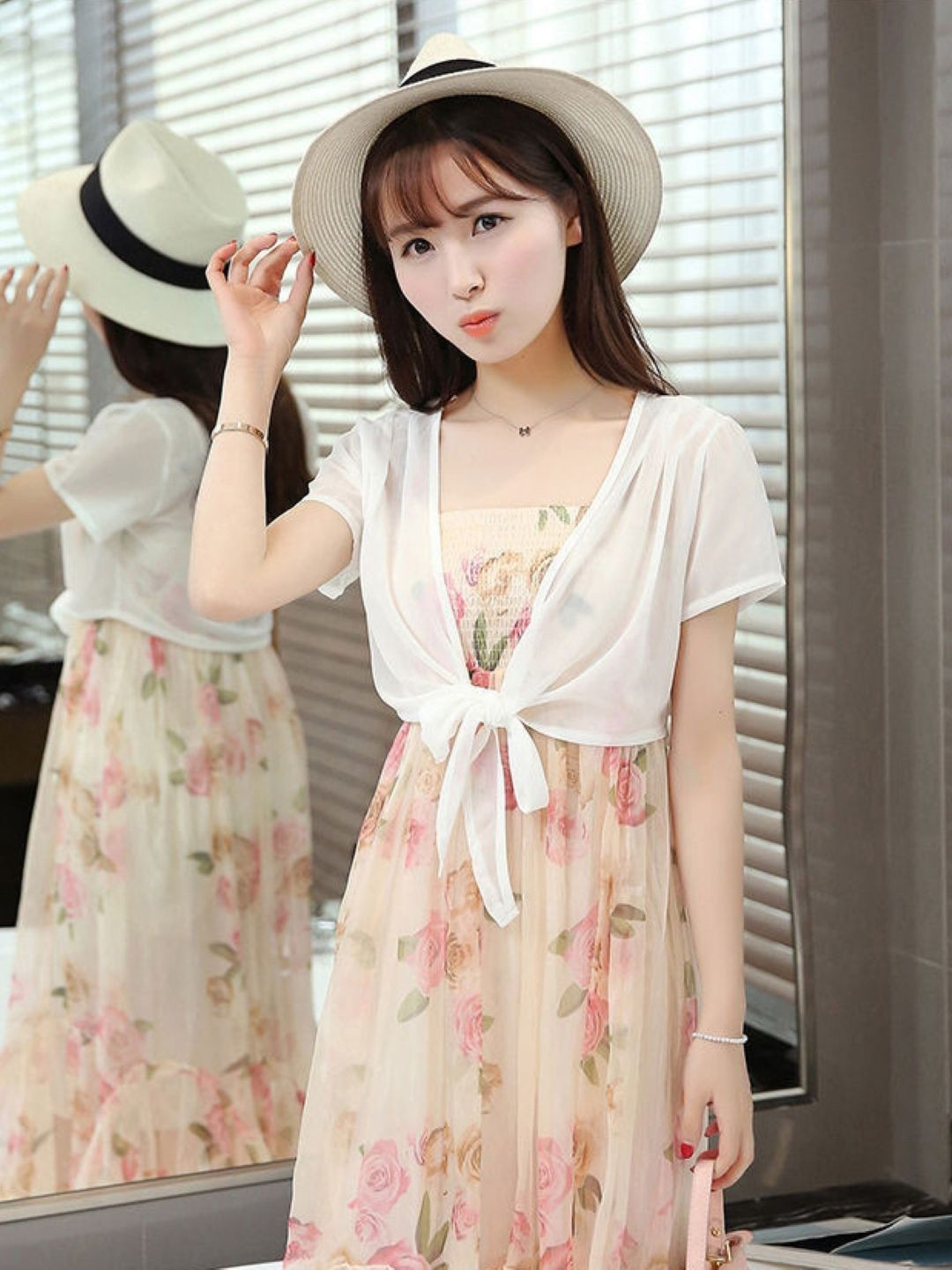 Floral V-Neck Short Sleeve Top