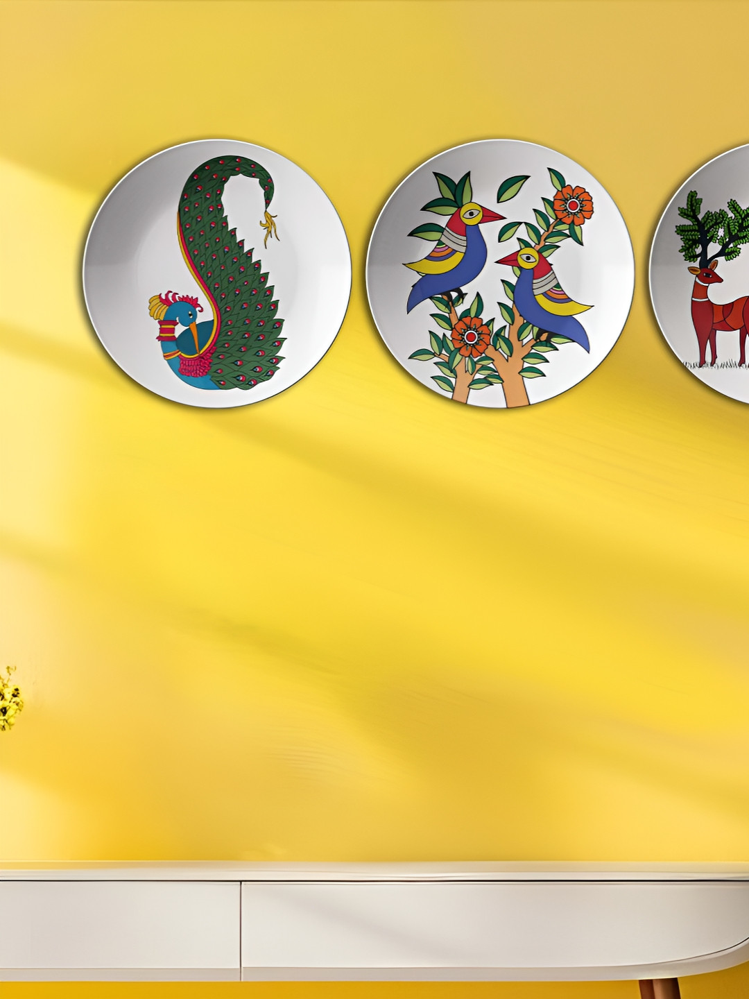 THE QUIRKY HOME Kaleidoscope of Expression Ceramic Glossy 3Pcs Wall Plates-10In