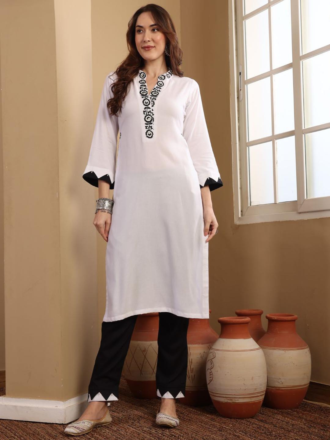 Lative Colours of Fashion Mandarin Collar Thread Work Kurta With Trouser And Dupatta