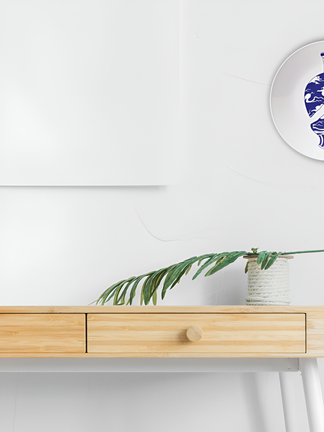 THE QUIRKY HOME Blue Delft Vase Crafted Ceramics Glossy Hanging Hall Wall Plates-8In