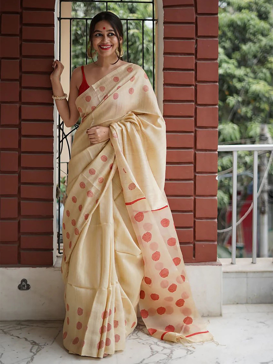 AMRUTKALA SAREES Polka Dot Printed Banarasi Saree