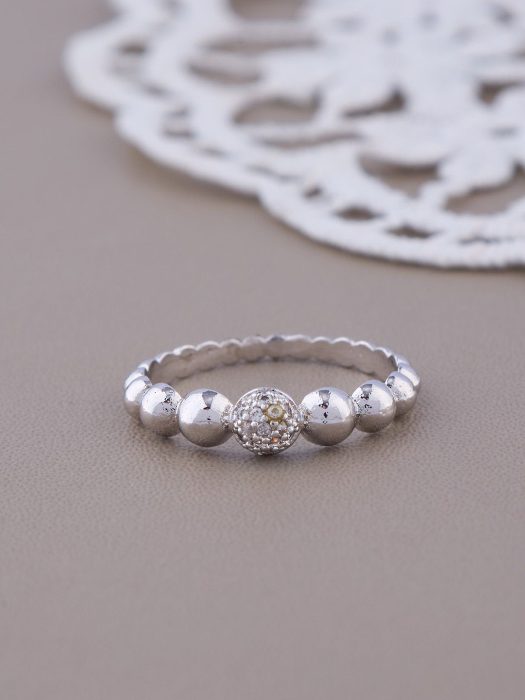 GC PREMIUM JEWELLERY Silver-Plated Beaded Textured Centerpiece Finger Ring