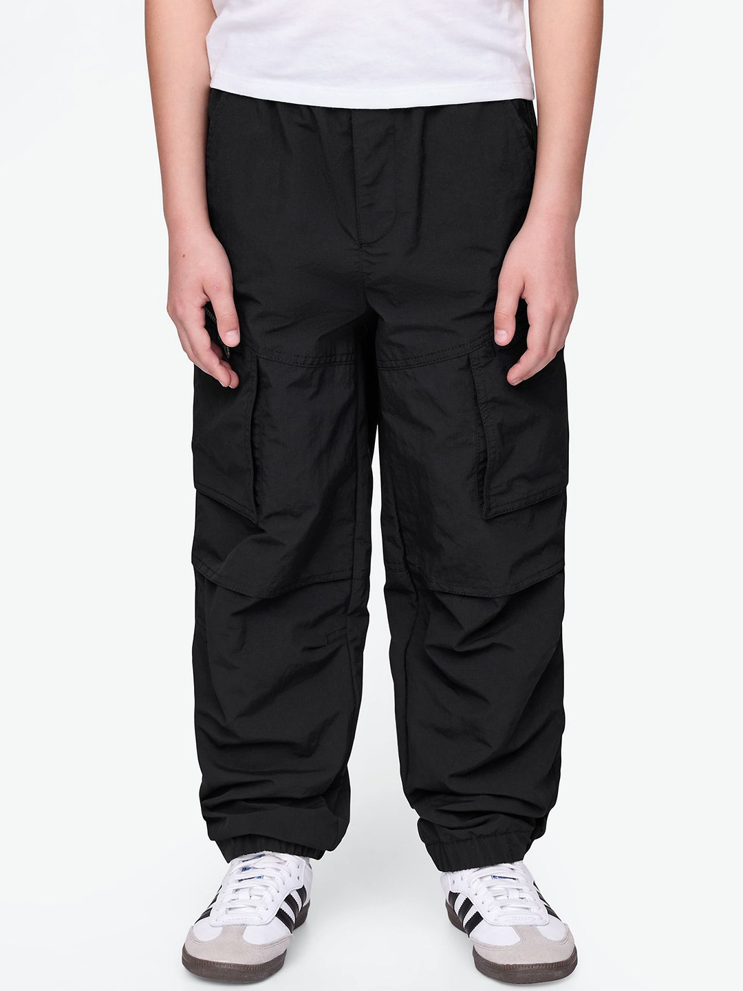 GAP Boys Relaxed Straight Fit Mid-Rise Cargo Trousers with Zipper Pockets