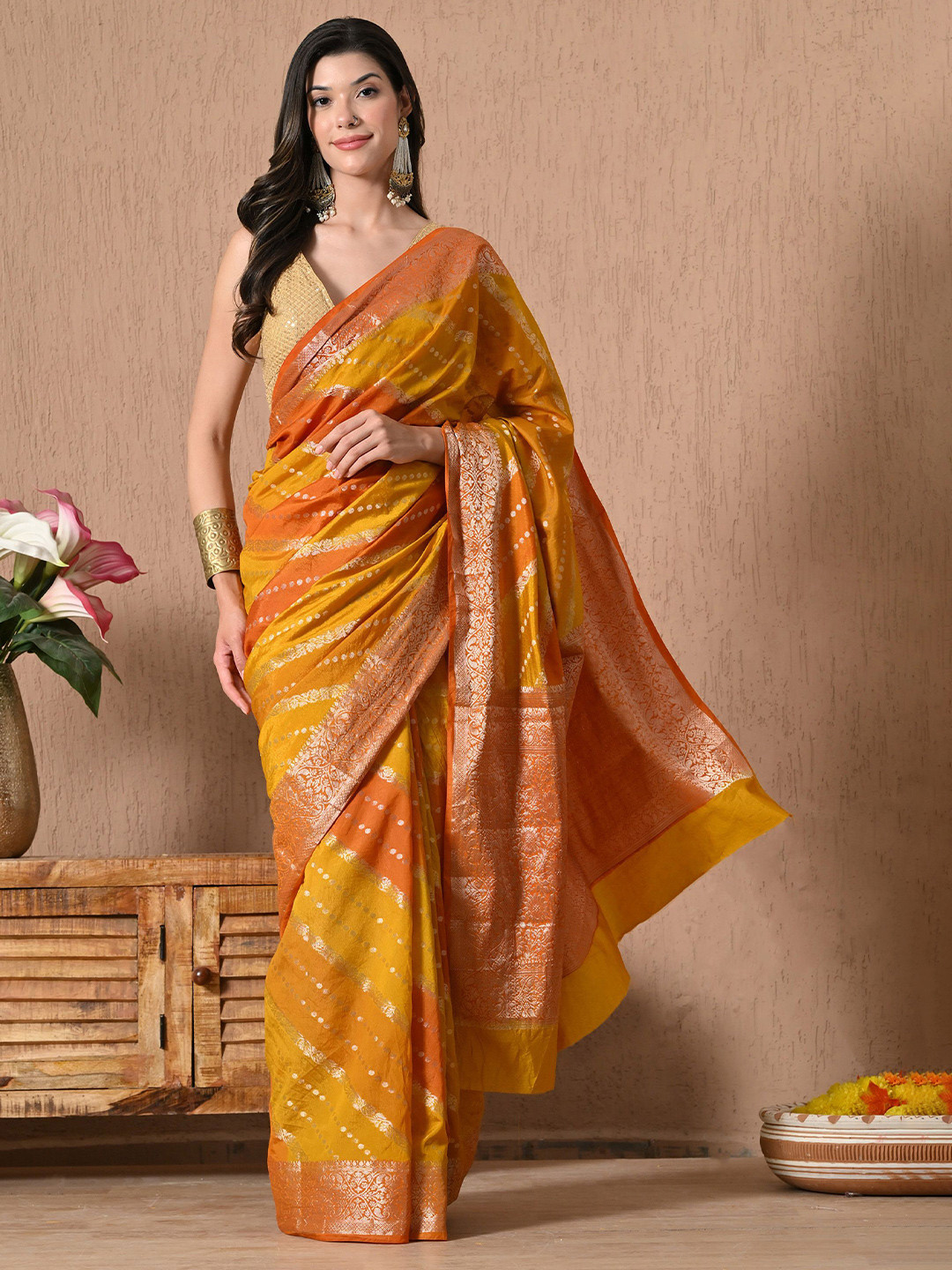 THE WEAVERS SHOP BY RAAVI Woven Design Zari Silk Rangkat Banarasi Saree