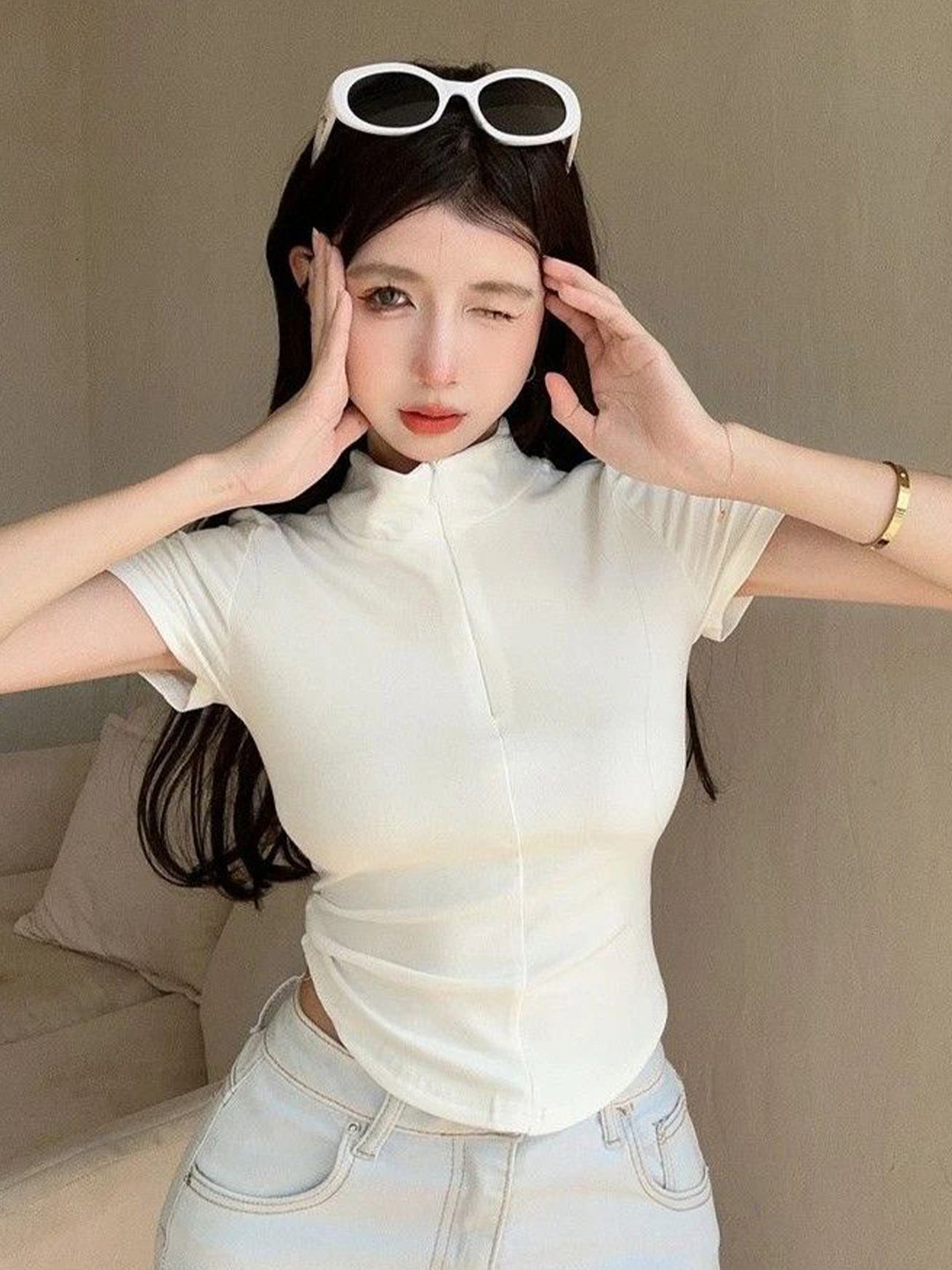 Istyle Can Mock Neck Zipper Fitted Crop Top