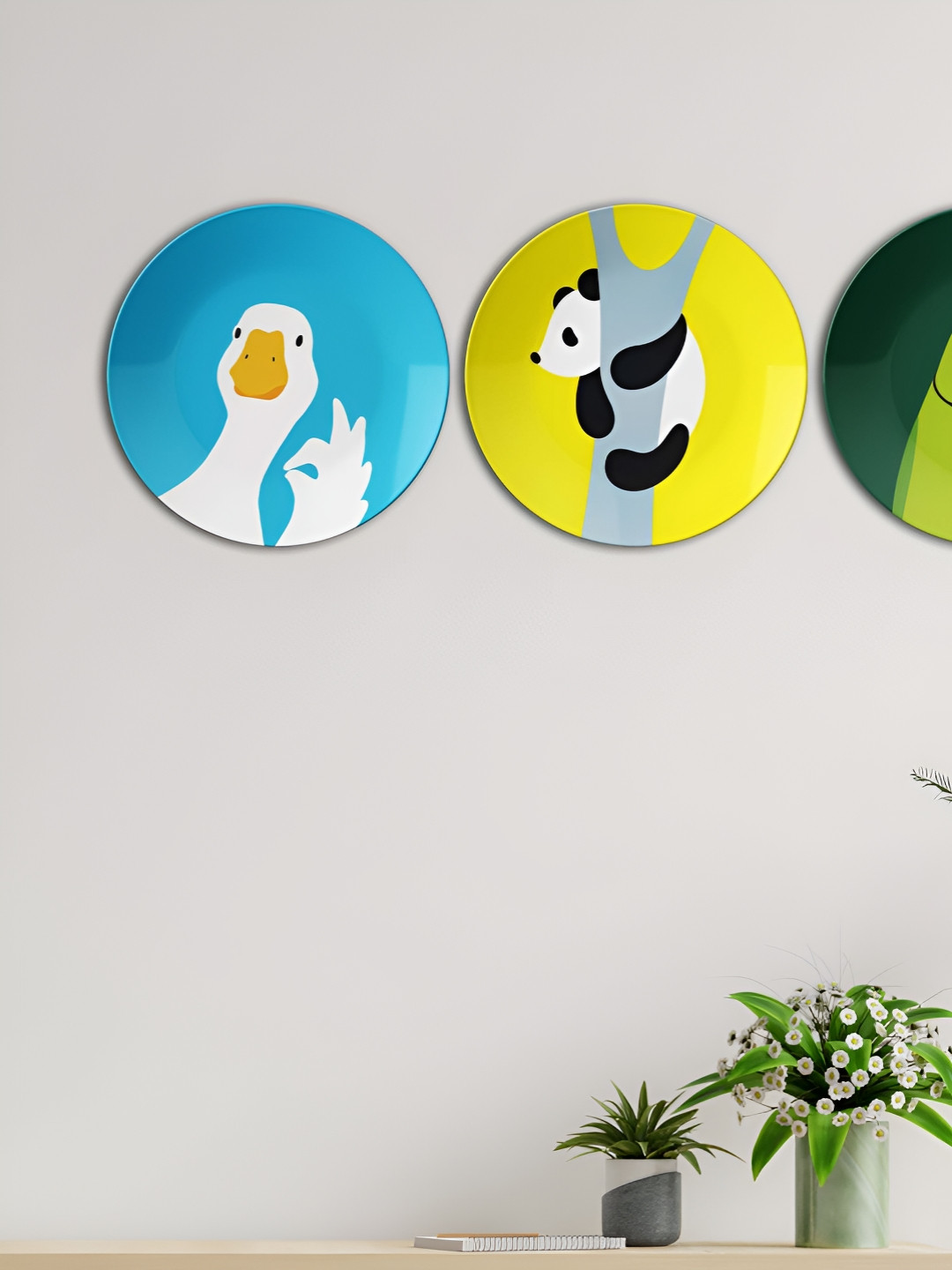 THE QUIRKY HOME Dogs Ceramic Bohemian Glossy Hanging Hall 3Pcs Wall Plates-10In