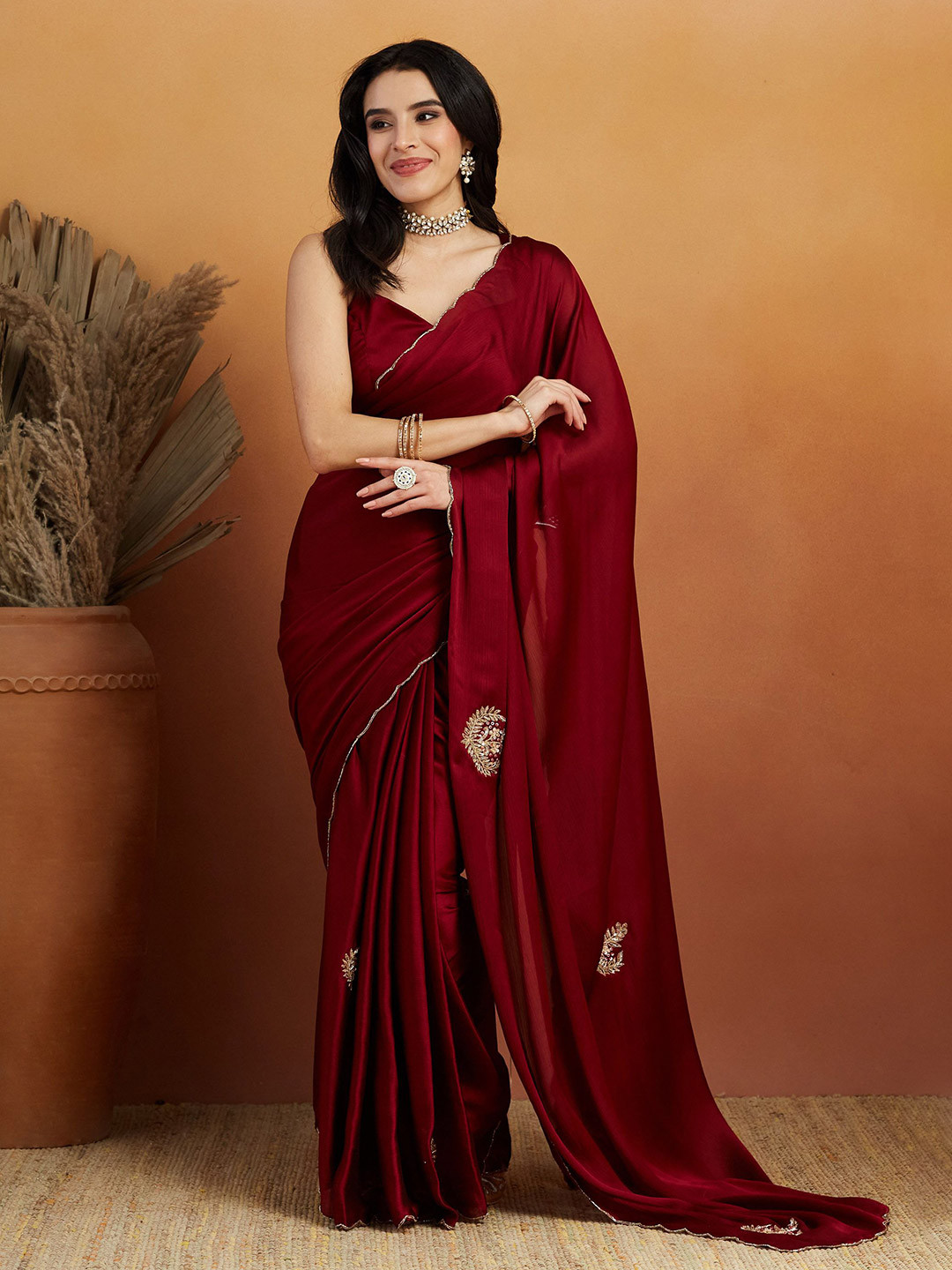 RACHNA Embellished Aari Work Block Print Saree