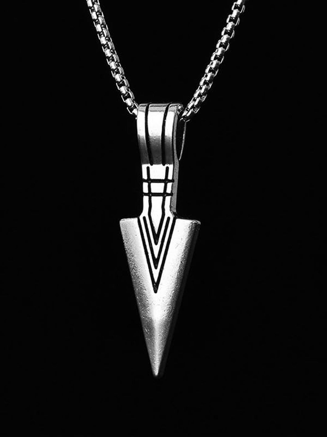 BEYTER Men Arrow Pendant With Chain