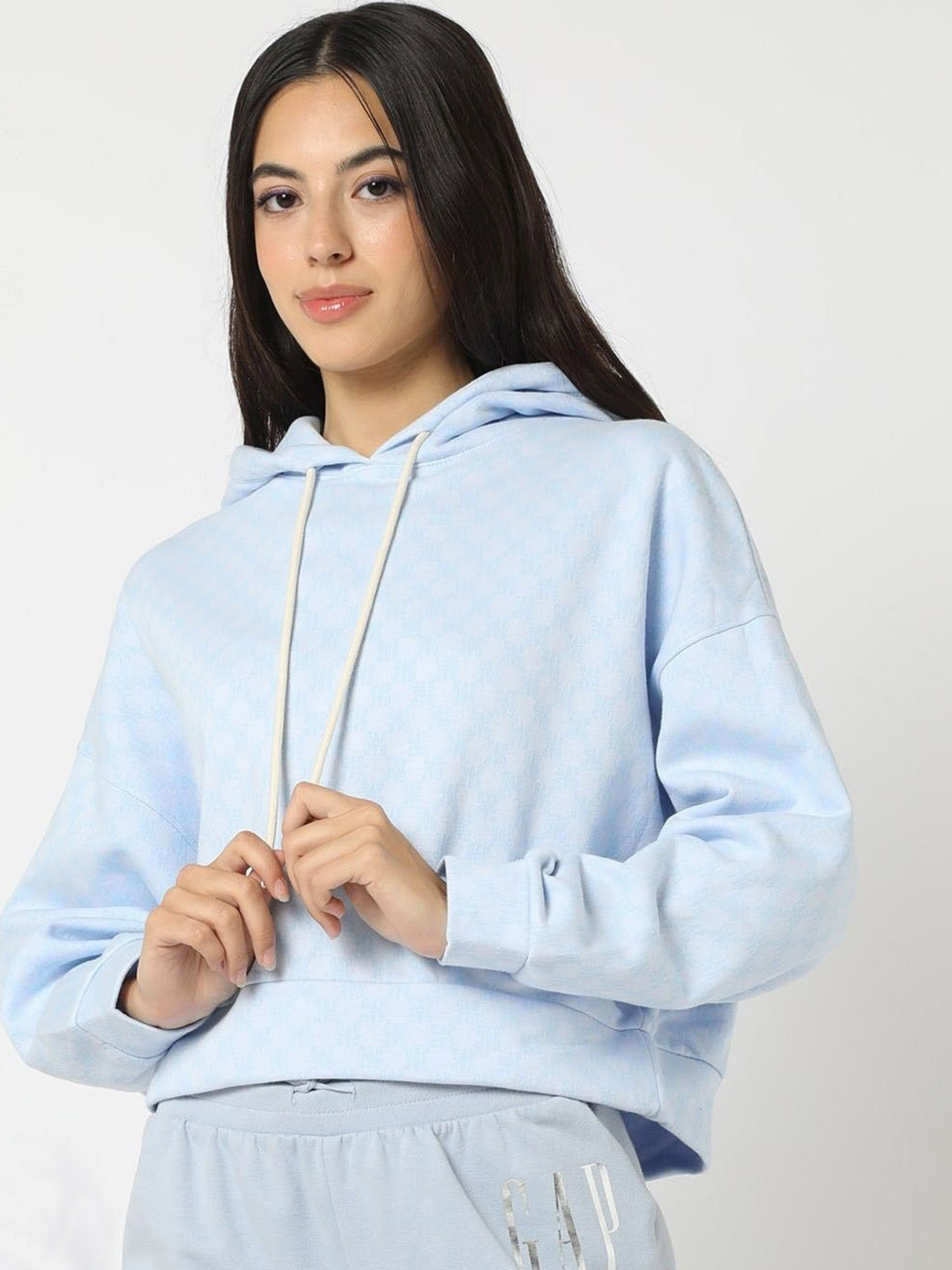 GAP Women Relaxed Fit Cropped Hoodie Pullover