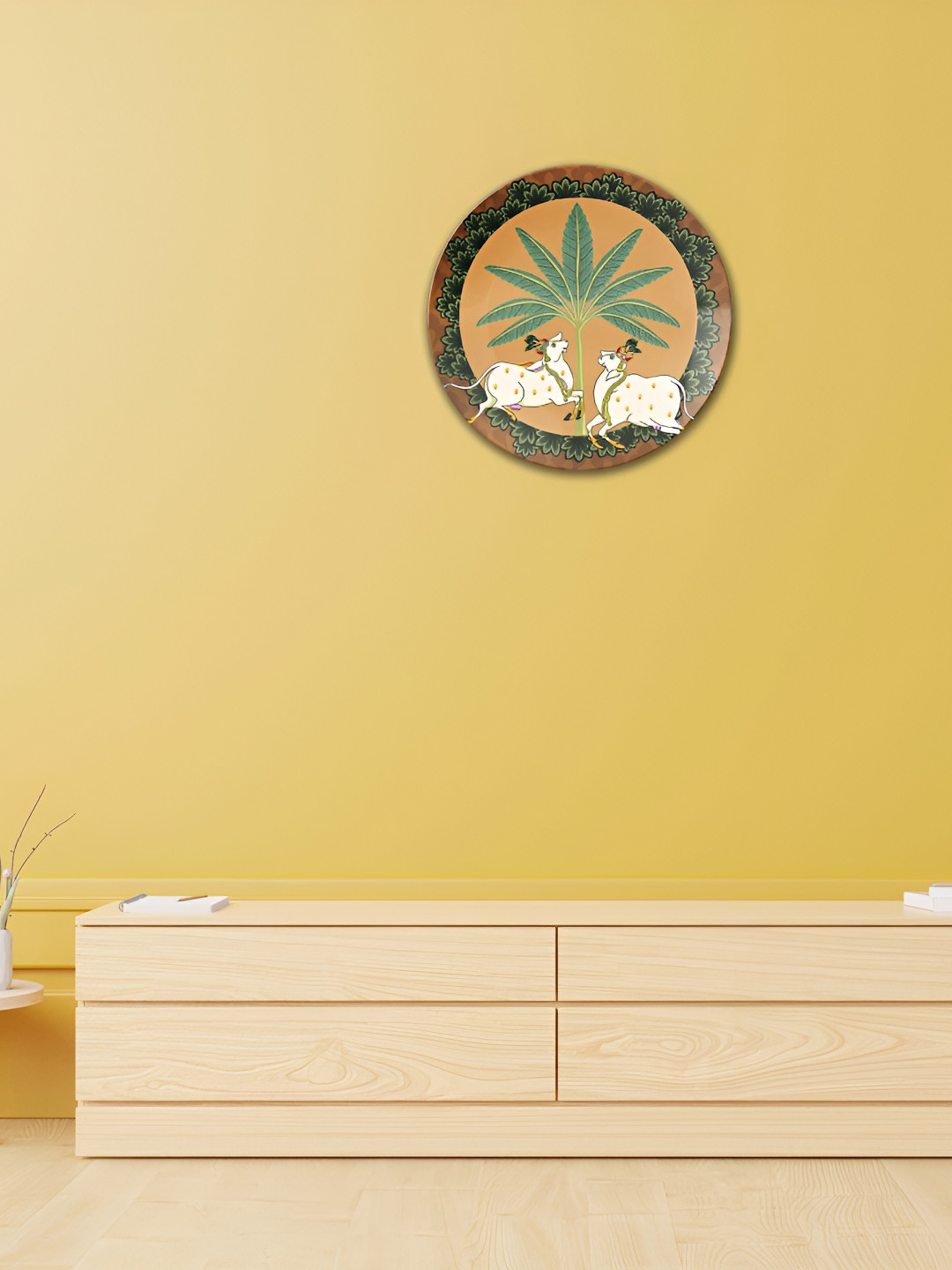 THE QUIRKY HOME Two Cows Under Palm Tree Crafted Ceramics Glossy Hall Wall Plates-8In