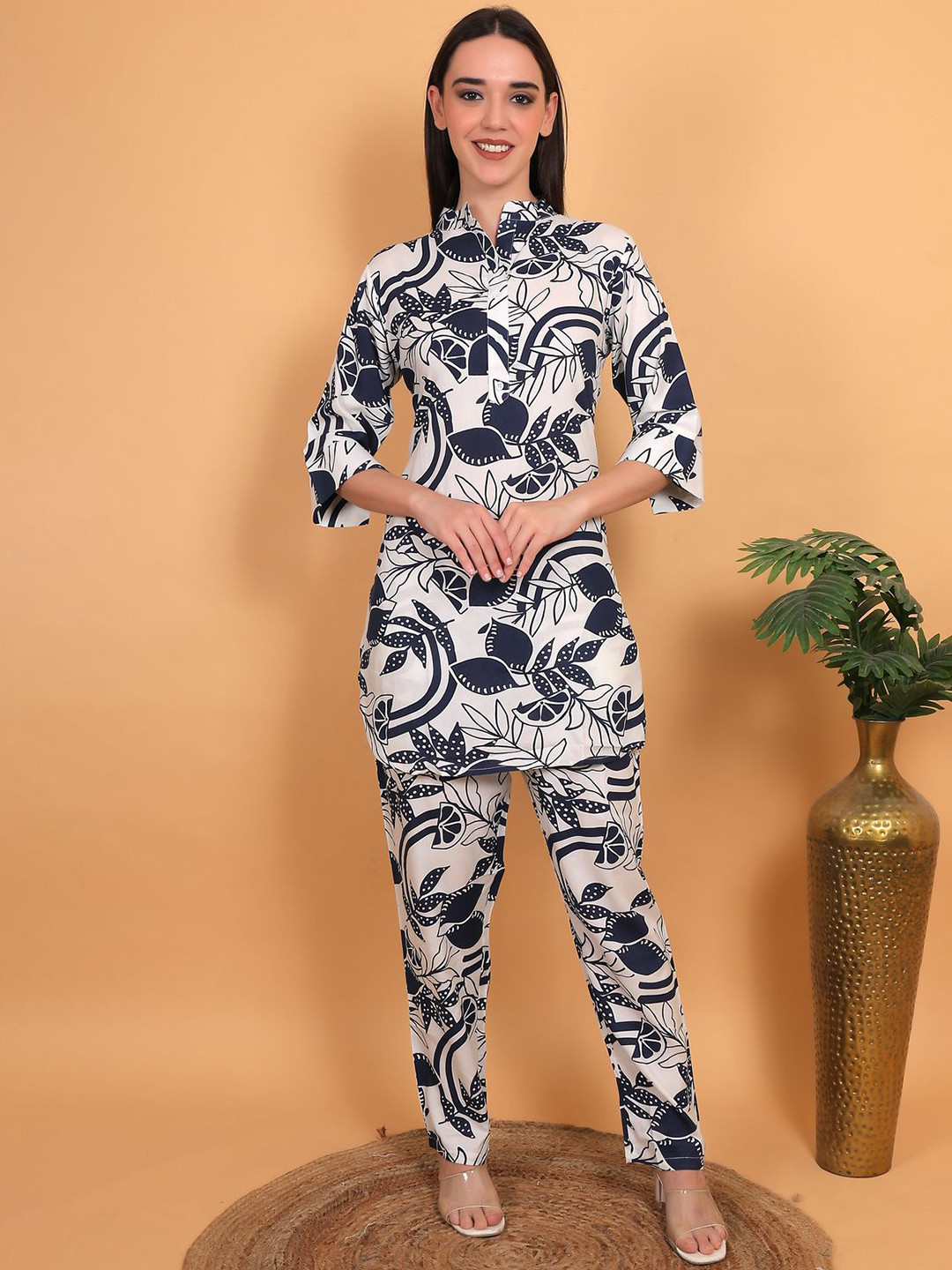 chia fashions Printed Top With Trousers Co-Ords