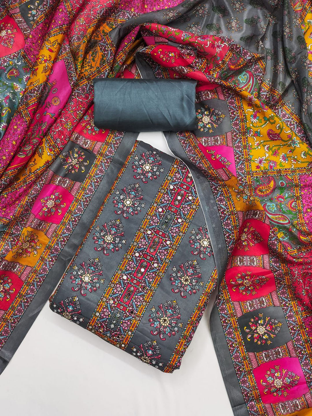 HE VAHLA Floral Printed Beads And Stones Unstitched Dress Material