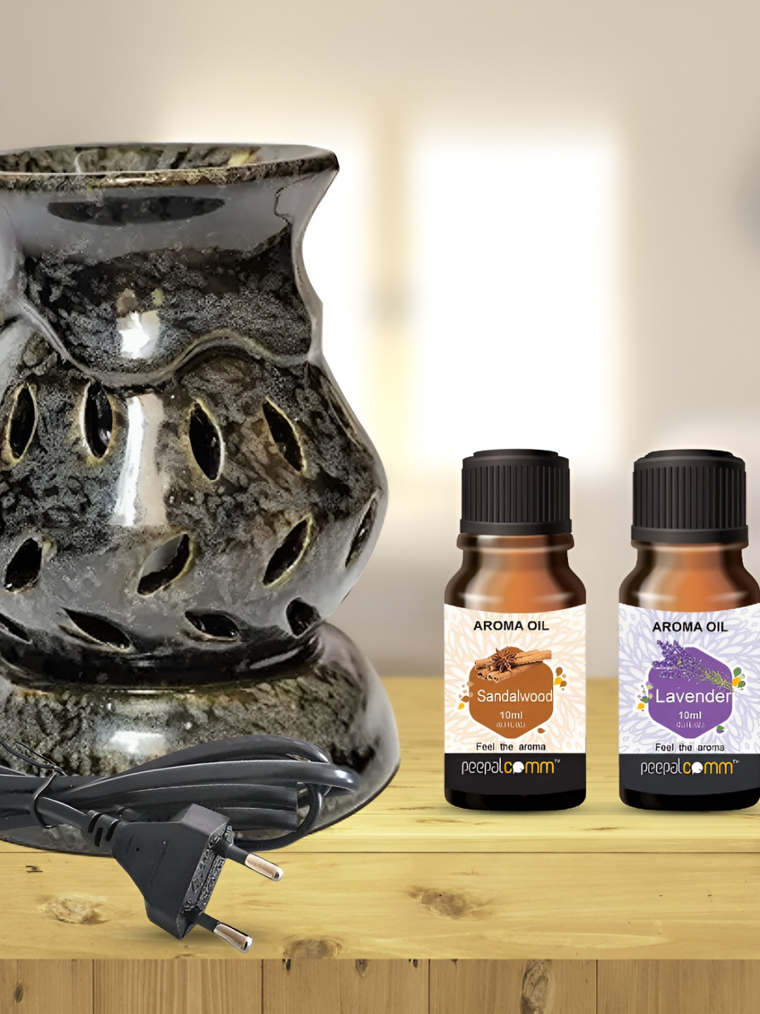 PEEPALCOMM 3 Pieces Black Pieces Aroma Oil Diffuser With Scented Sandal & Lavender Oils