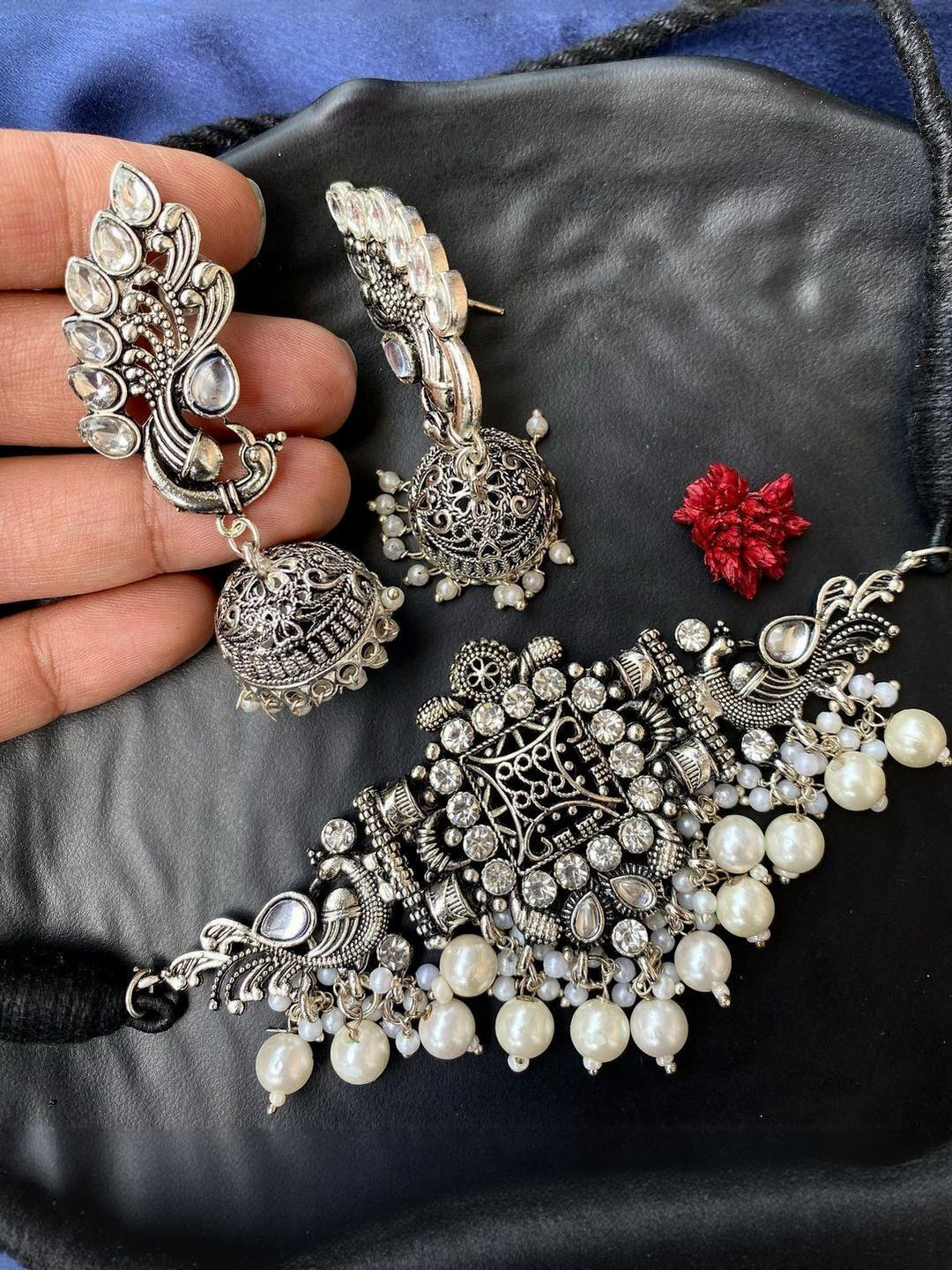 ISLANA Pearl Silver-Toned Alloy Jewellery Set