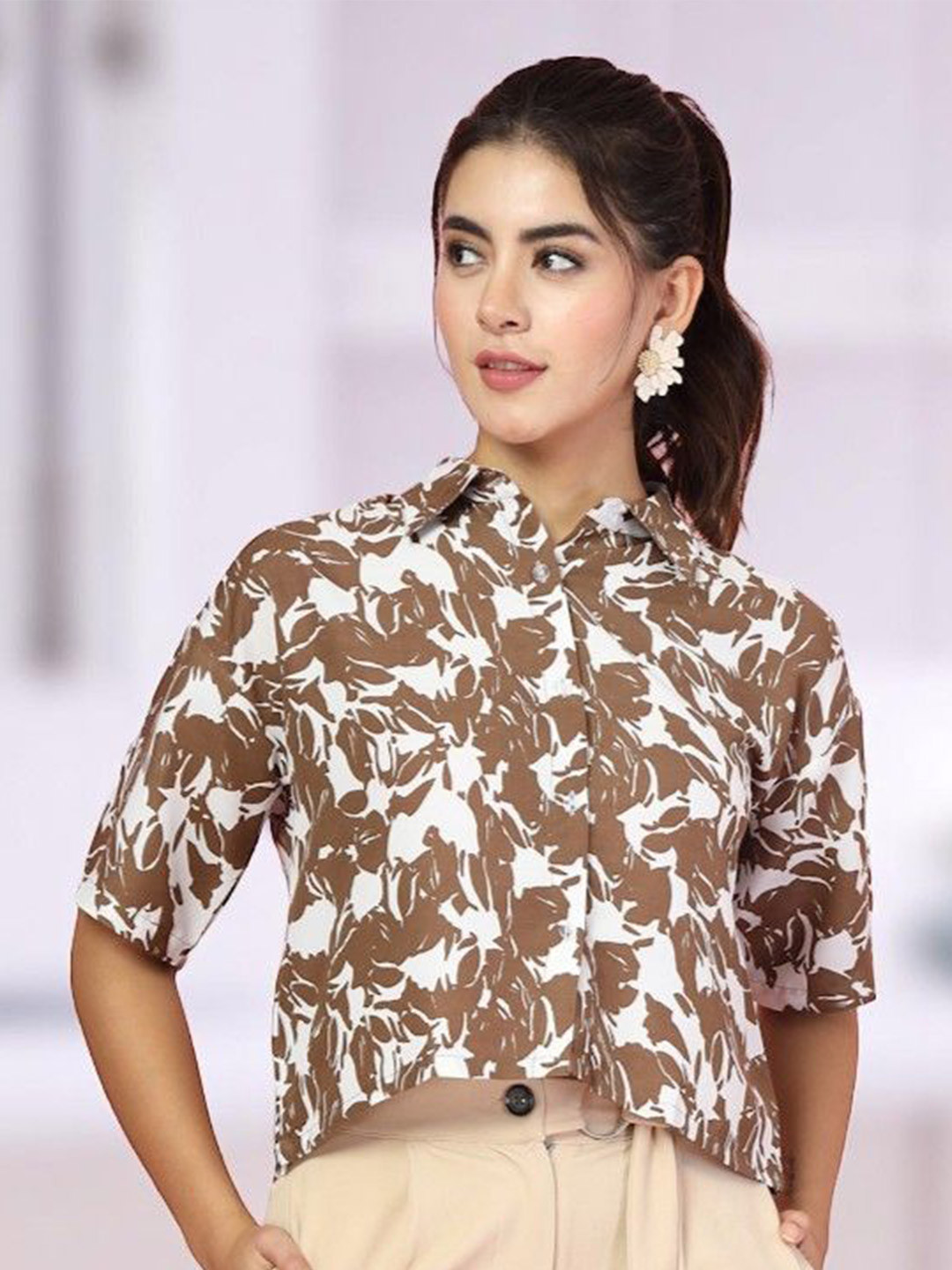 OOMPH! FACTOR Women Standard Boxy Fit Floral Printed Spread Collar Casual Shirt