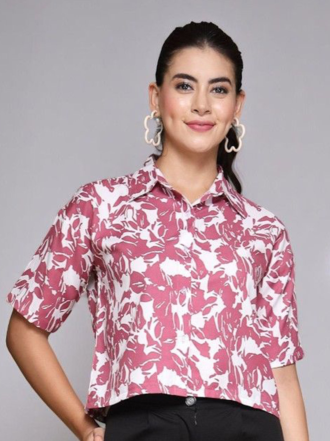 OOMPH! FACTOR Women Standard Boxy Fit Floral Printed Spread Collar Casual Shirt