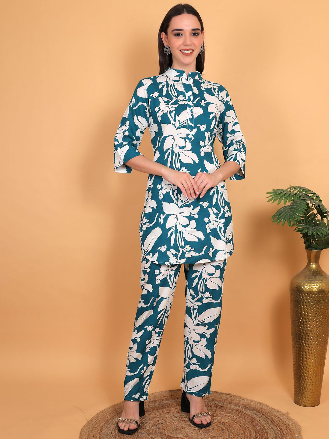 chia fashions Printed Top With Trousers Co-Ords