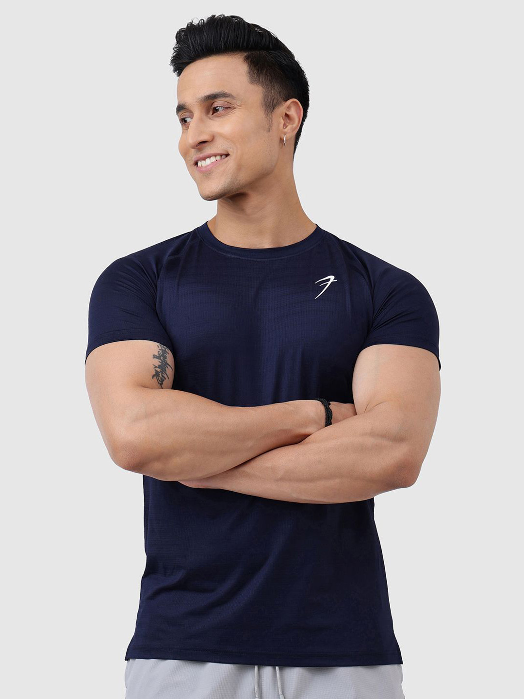 FUAARK Raglan Sleeves Sweat-Wicking Anti Odour Slim Fit T-Shirt