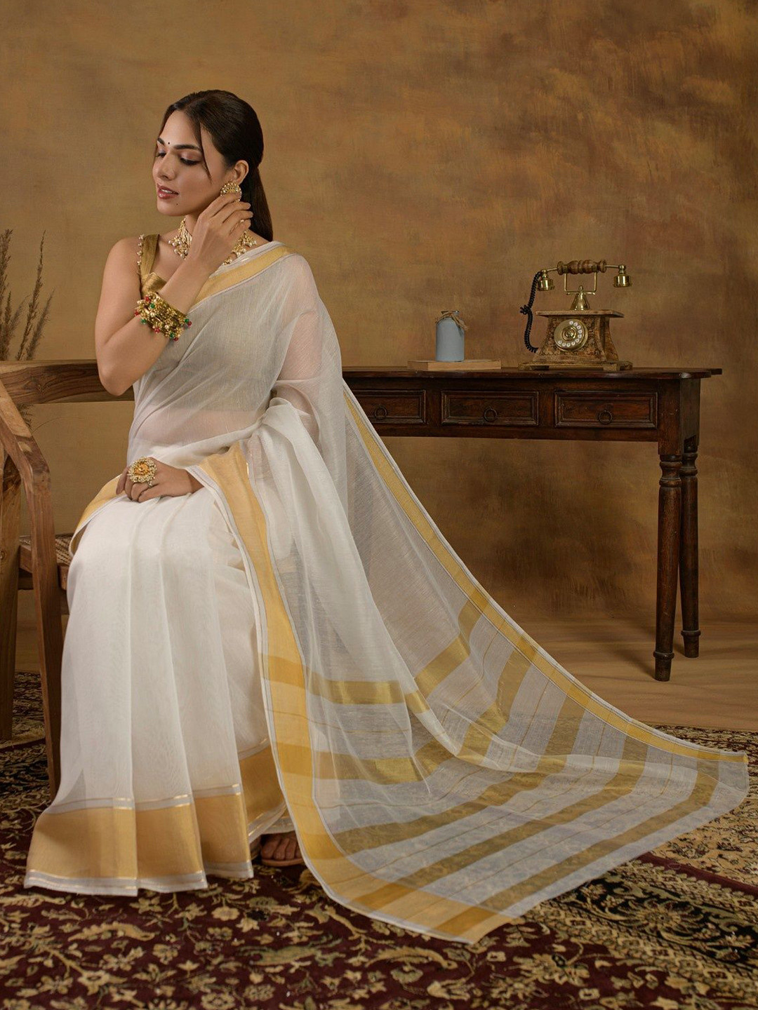 Sangria Zari Kerala Kasavu Saree With Unstitched Blouse