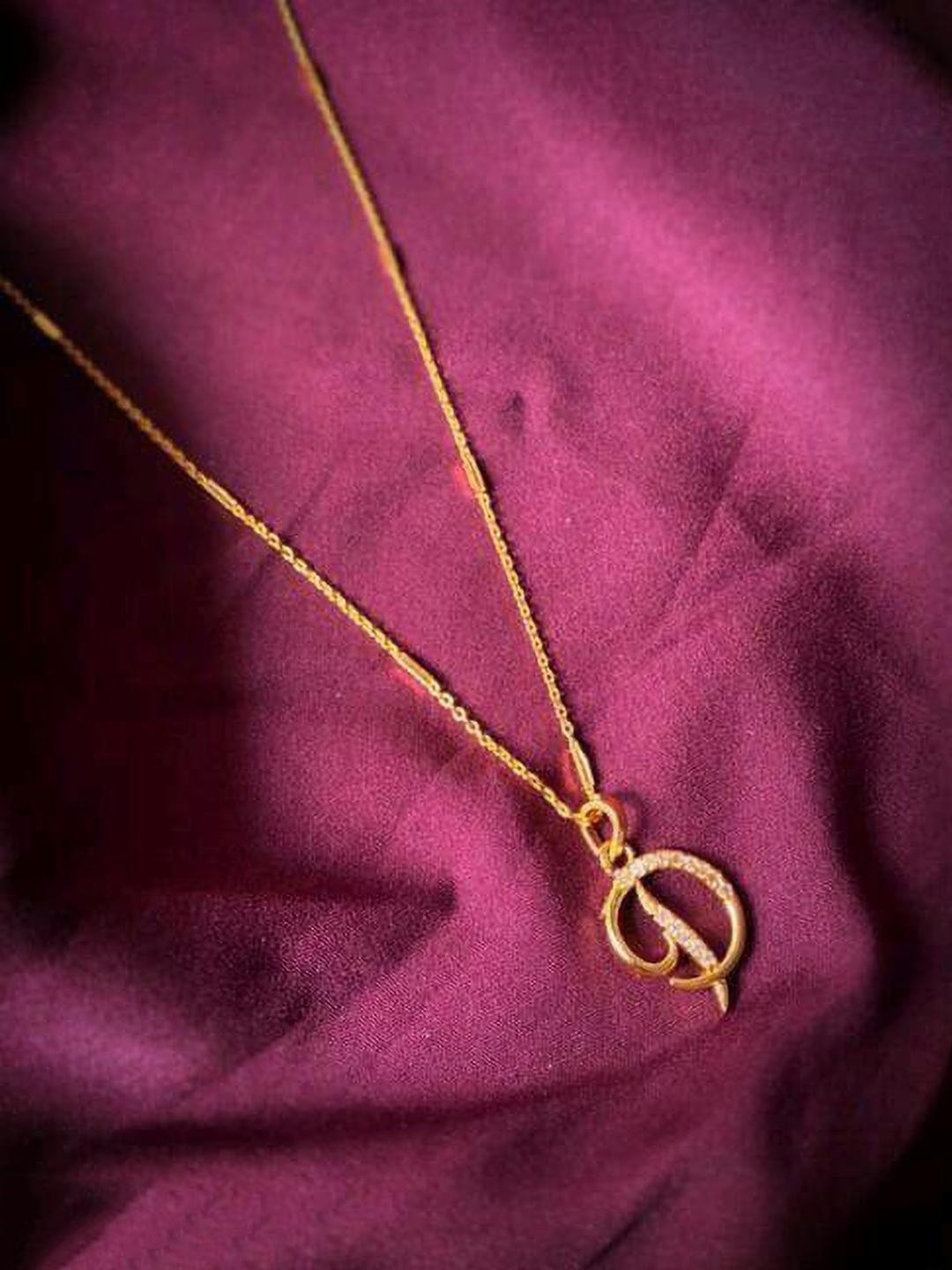 CLONEO Gold-Plated D Letter Pendant with Chain