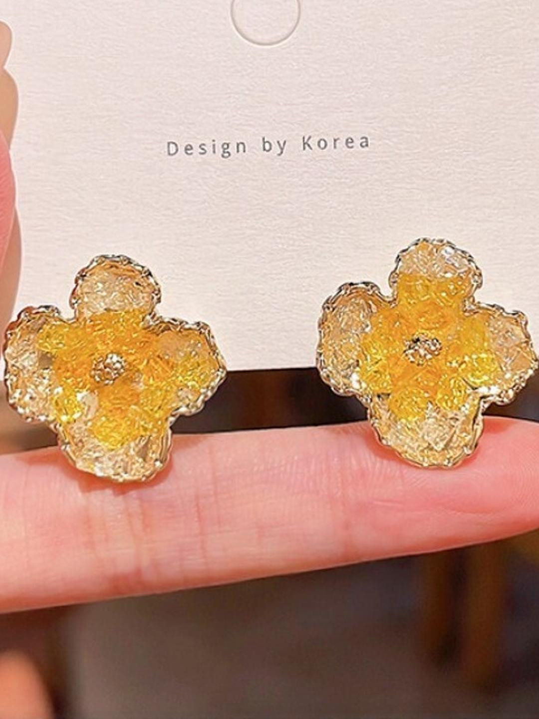 AKISON JEWELS Women Orange & Gold Clover Leaf Shape Earrings