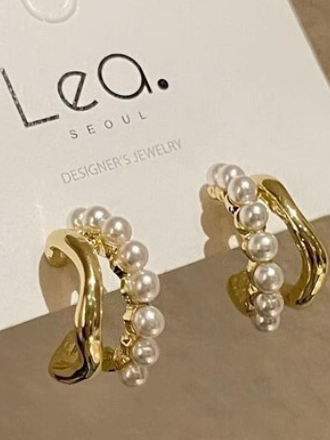 AKISON JEWELS Gold-Tone Pearl Hoop Earrings