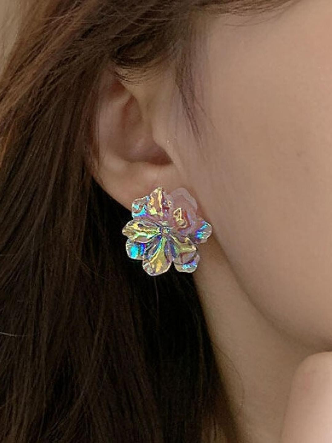 AKISON JEWELS Women Resin Floral Stud Statement earrings