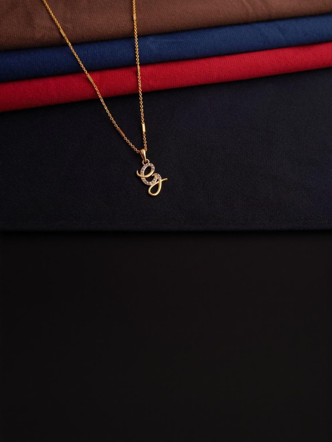 CLONEO Gold-Plated Letter G Pendant Chain