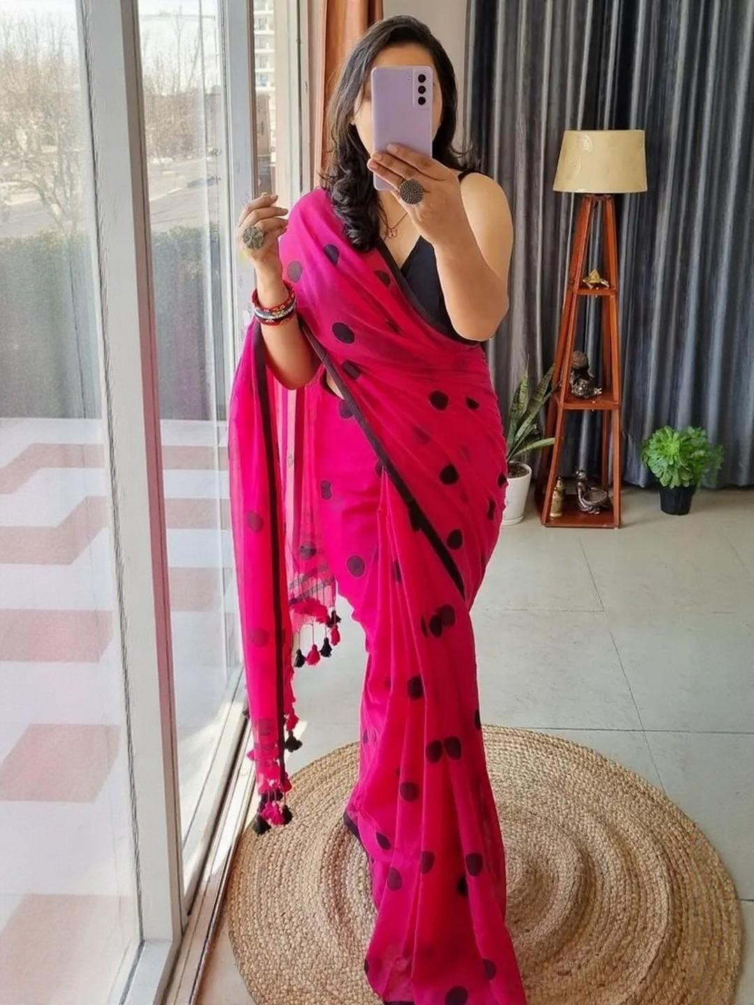 AQUILIQ Women Pink Polka Dotted Poly Chiffon Sarees