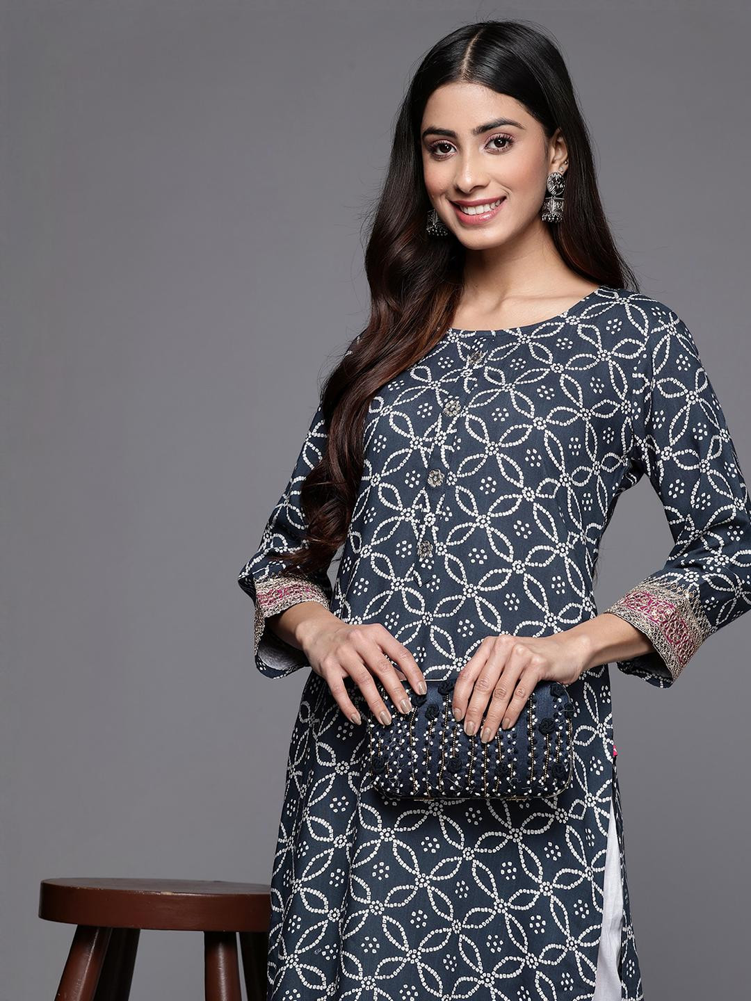 KSUT Women Indigo & White Bandhani Straight Printed Kurta