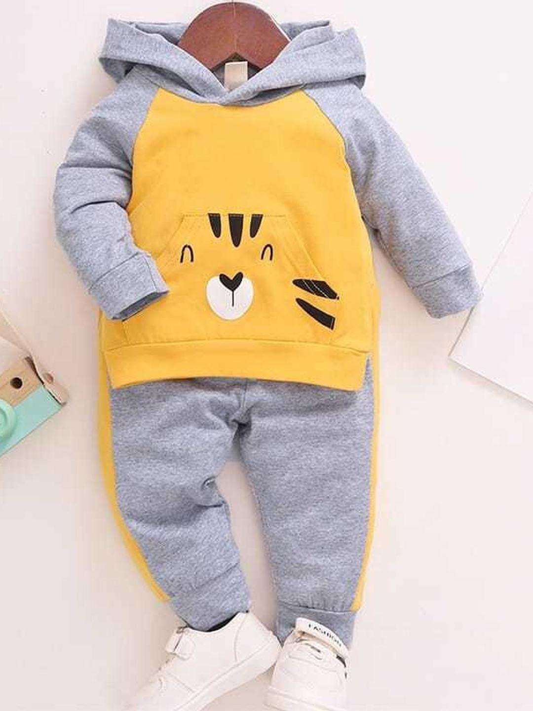 Dhairya Traders Unisex Kids Clothing Set
