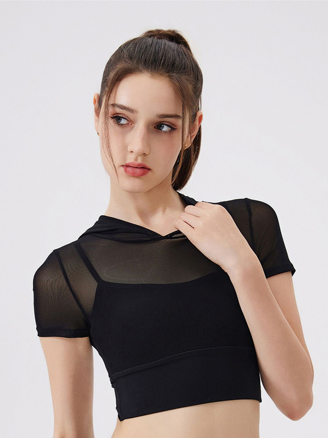 LULU & SKY Women Solid Hood Fitted Crop Top