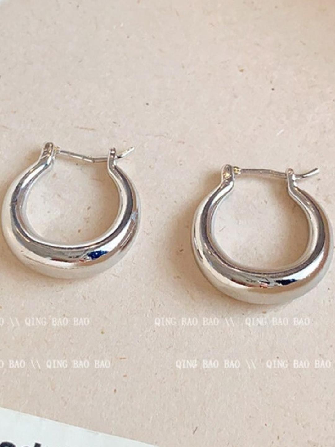 AKISON JEWELS Classic Silver Hoop Earrings