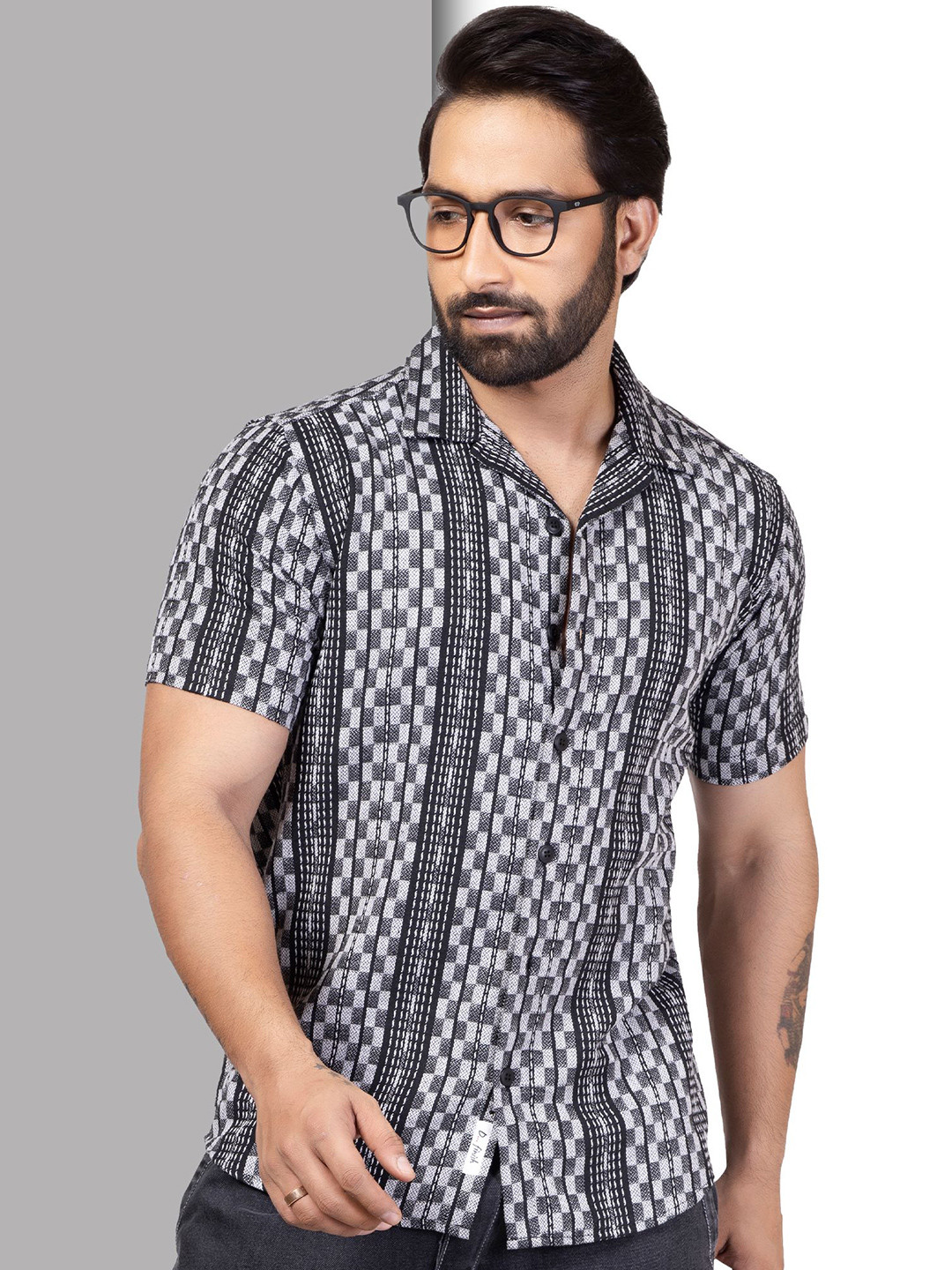 D Finish Smart Geometric Printed Short Sleeves Cotton Oversized Shirt