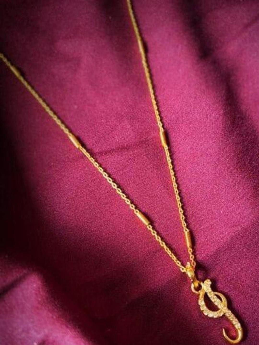 CLONEO Gold-Plated J Pendant