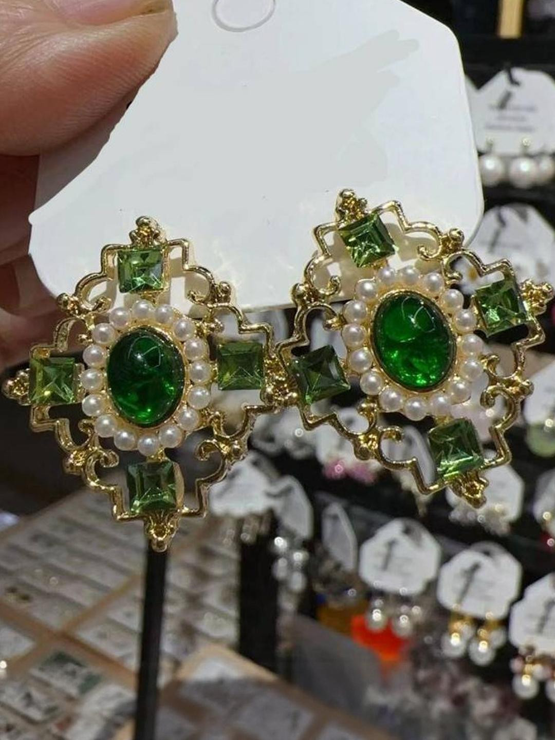 AKISON JEWELS Women Green & white with Gold-Plated Diamond Shaped Studs Earrings
