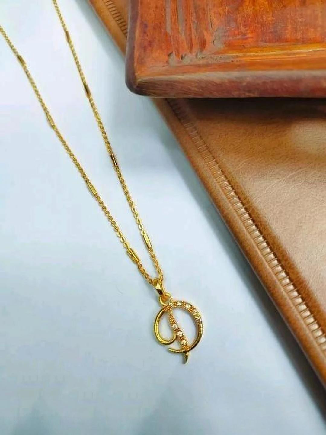 CLONEO Gold-Plated Alphabet Pendant Chain