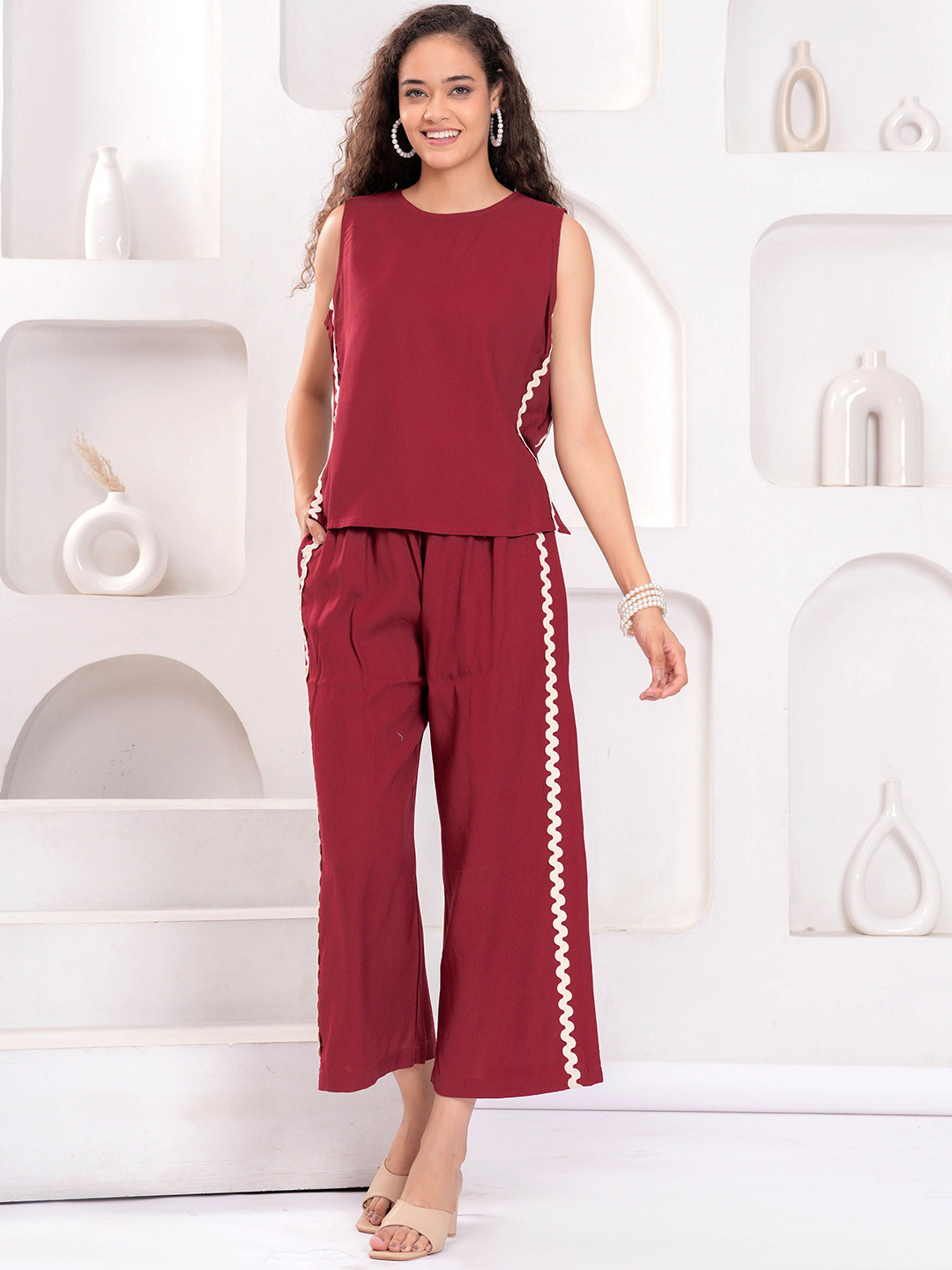 OH MI DIOS Round Neck Sleeveless Top With Trouser Co-Ords