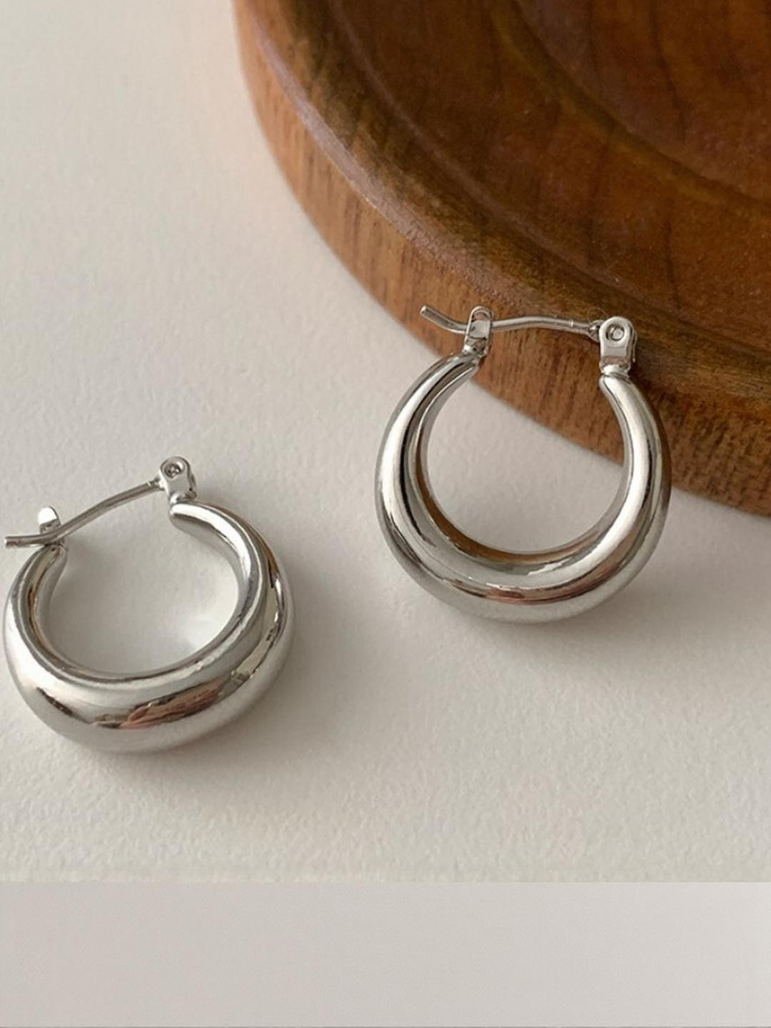 AKISON JEWELS Girls Round Hoop Earrings